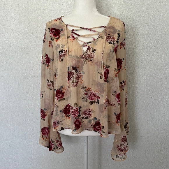 Show me your mumu tan long sleeve top with flowers - Picture 2 of 6